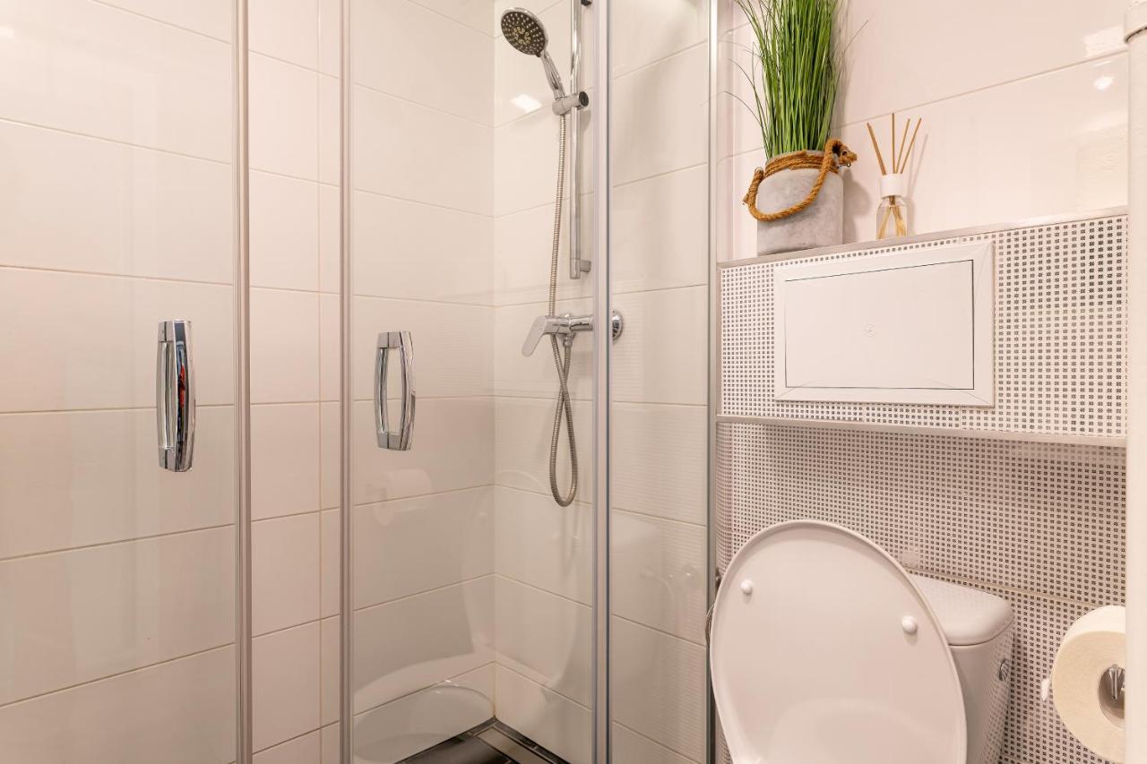 Apartament No.1 *